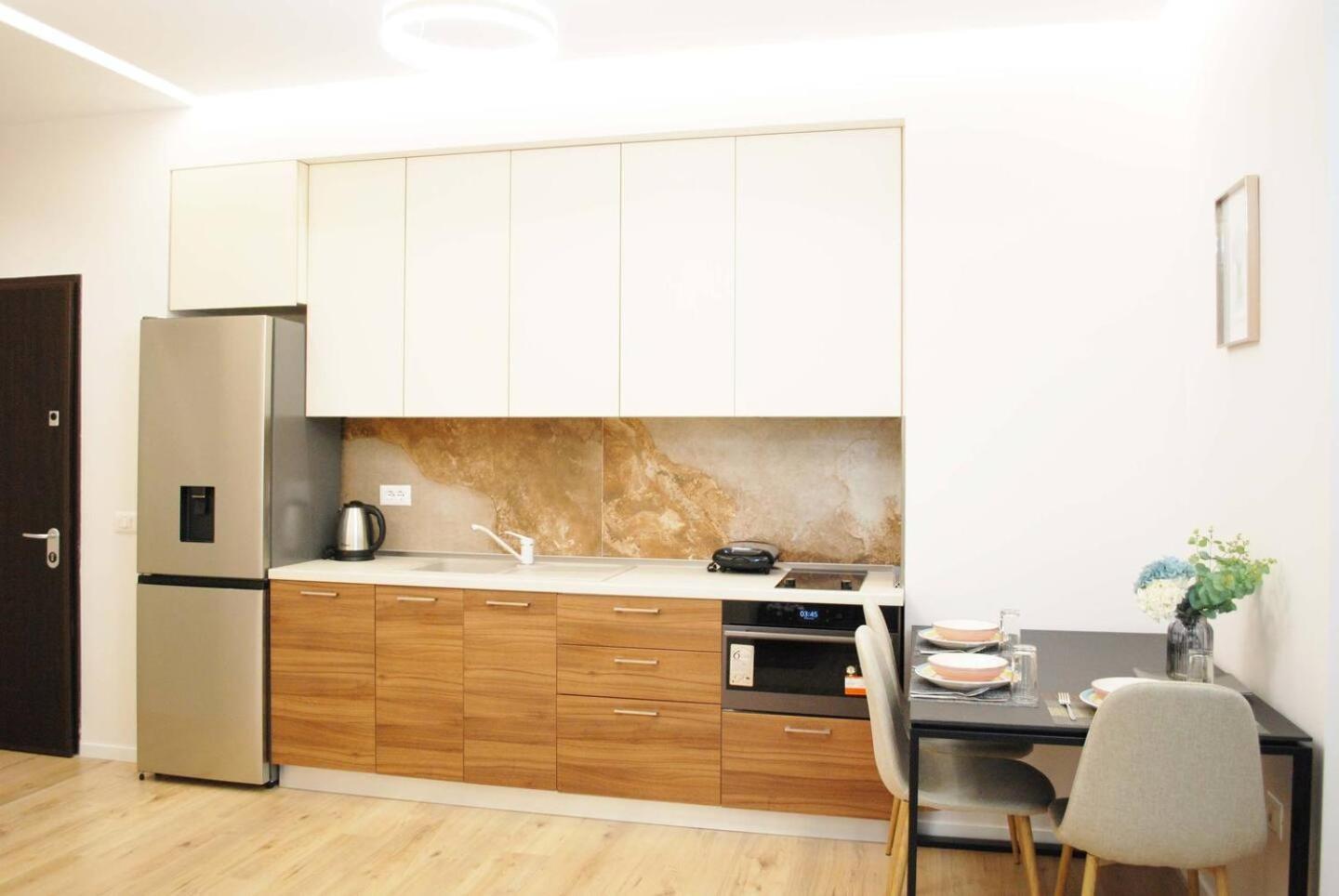 Lindi's 5/1 Apartment *